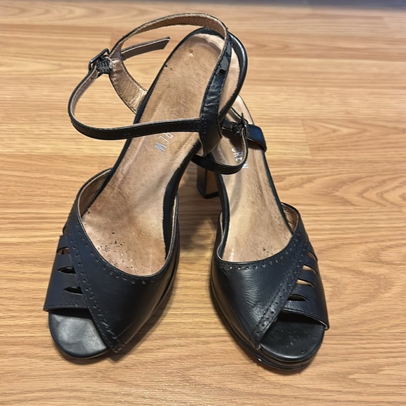 Vintage-reproduction 1940s Shoes by Chelsea Crew - Picture 1 of 6